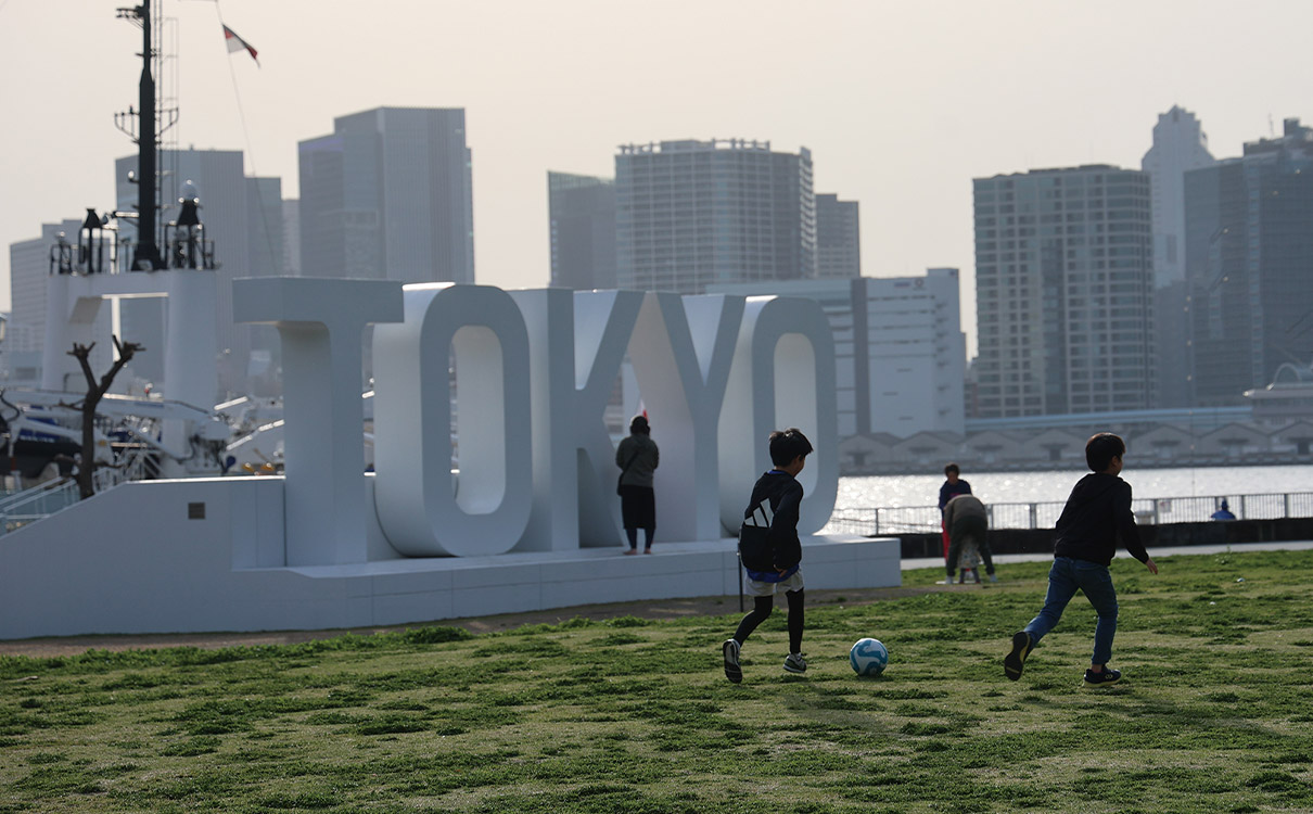 「TOKYO」ワードマークモニュメント(3)